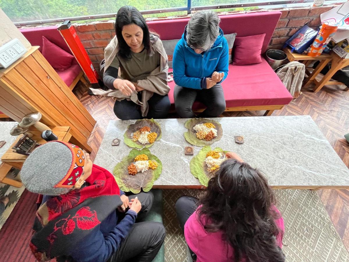Thepahadians Food & Stay Jibhi Buitenkant foto