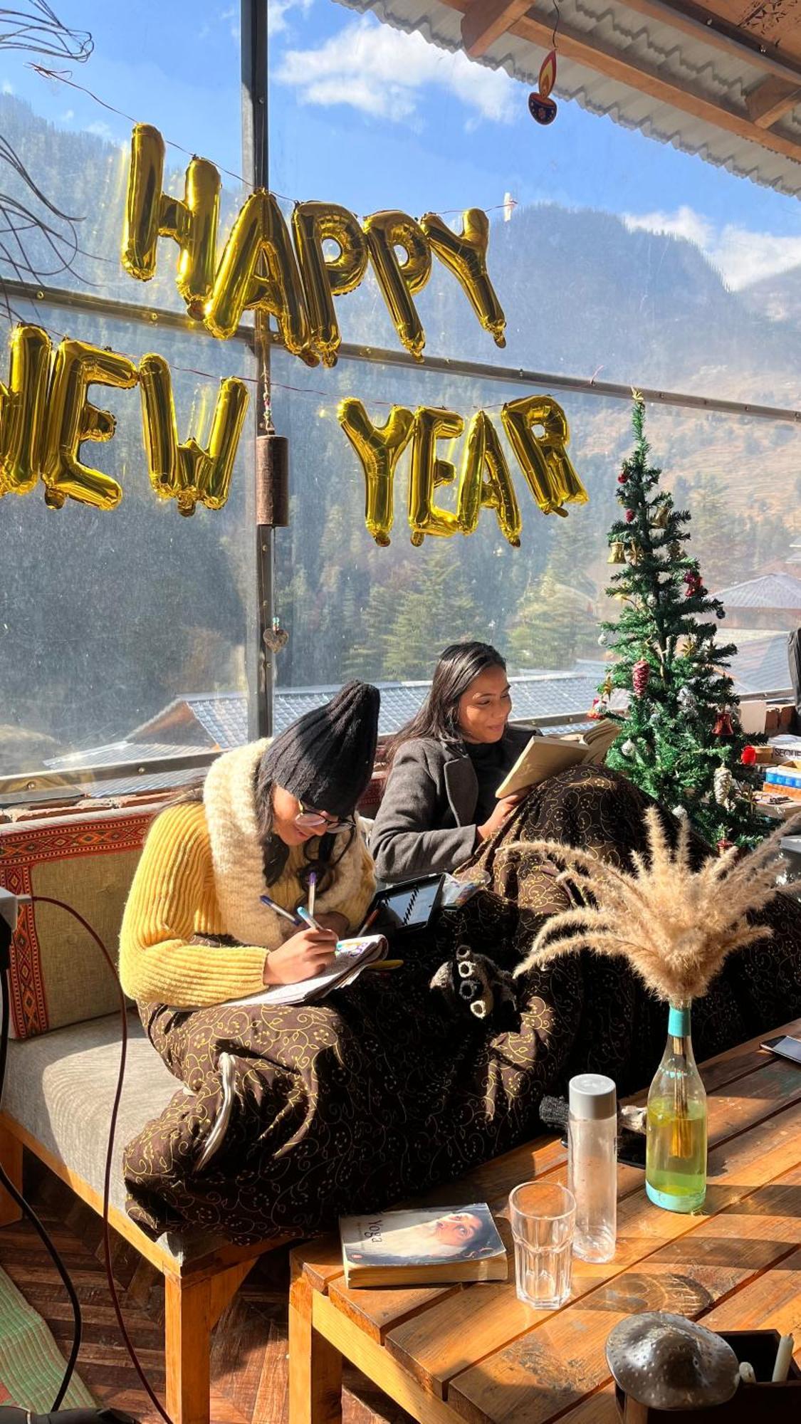 Thepahadians Food & Stay Jibhi Buitenkant foto